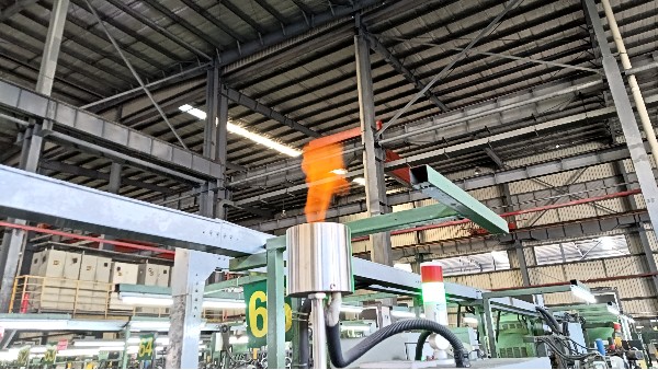 同是不銹鋼換熱管，為什么有的很亮，有的很暗