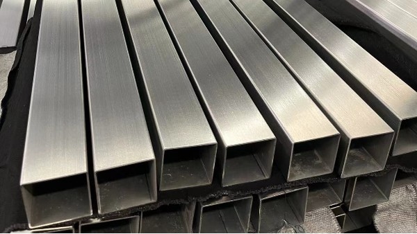 304不銹鋼制品管為何變形？